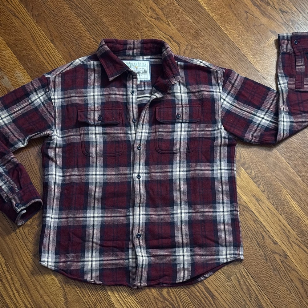American Eagle Sz Medium Burgundy, White, and Navy Blue Flannel